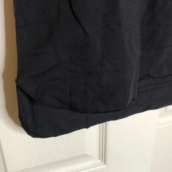 🌸NEW🌸 ANYBODY Black V-Neck Tee - Picture 2 of 6